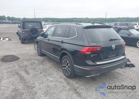 2021 Volkswagen Tiguan 2.0T Se/2.0T Se R-Line Black/2.0T Sel z USA, uszkodzony, nr VIN 3VV2B7AX1MM030328